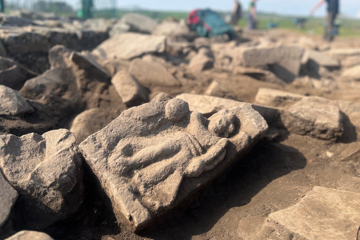 Historiallinen Löytö: Koulun Rakennustyöt Paljastavat 1800 Vuotta Vanhan Roomalaisen Mytologian Aarteen