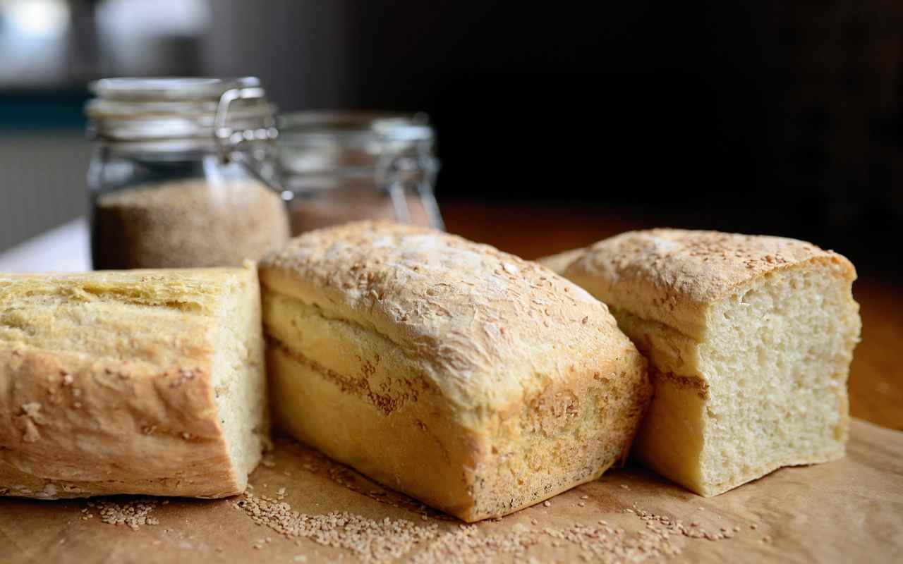Ei Pusseissa, Ei Alumiinifoliossa: Kuinka Pakastaa Leipä Ja Säilyttää Sen Rapeus