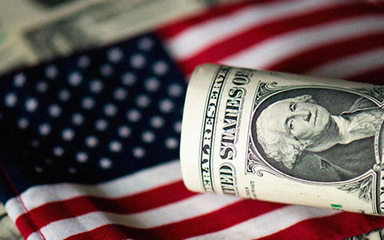 Yhdysvallat Siirtää Yli 10 000 Dollaria Kaikkien Tämän Vaatimuksen Täyttäneiden Pankkitileille.