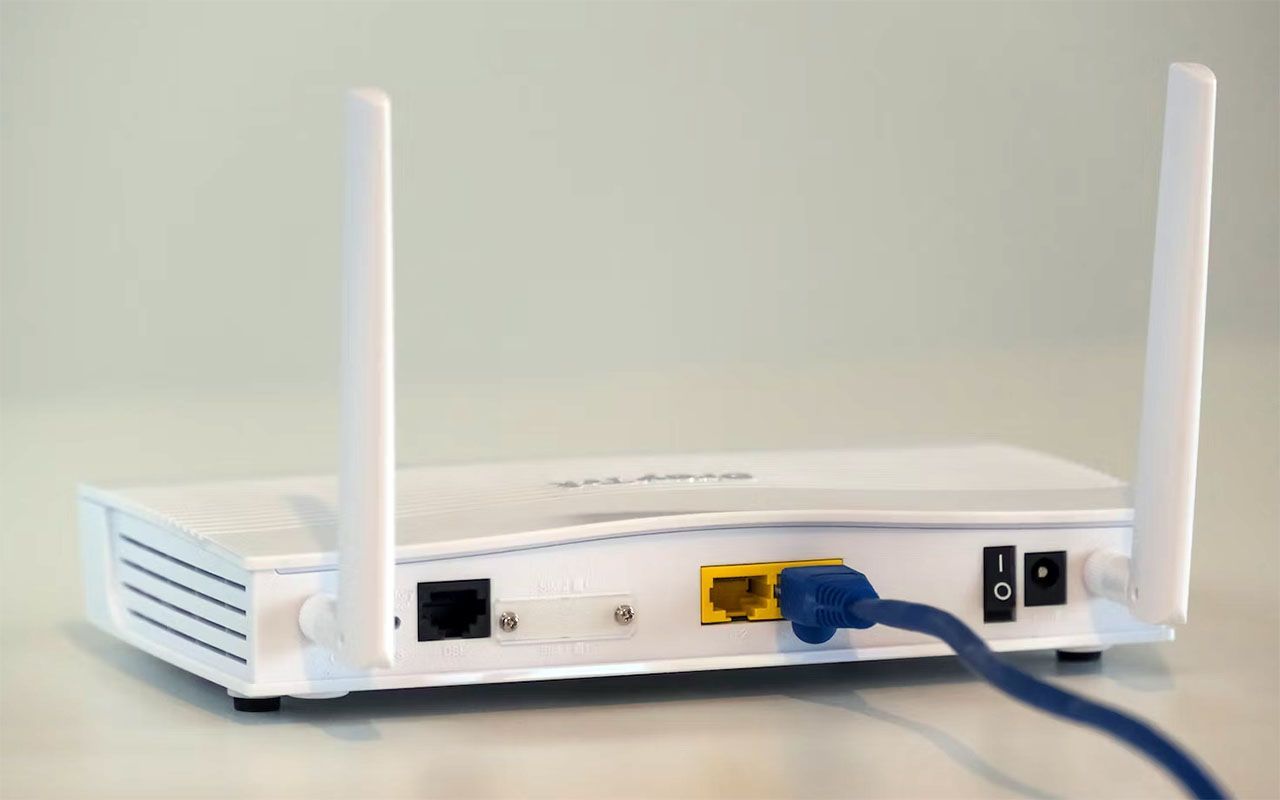 Reititin Tai Sen Sijainti, Ratkaisu Wifi-Ongelmiini Osoittautui Helpommaksi Kuin Luulin: Kaapelin Vaihtaminen.