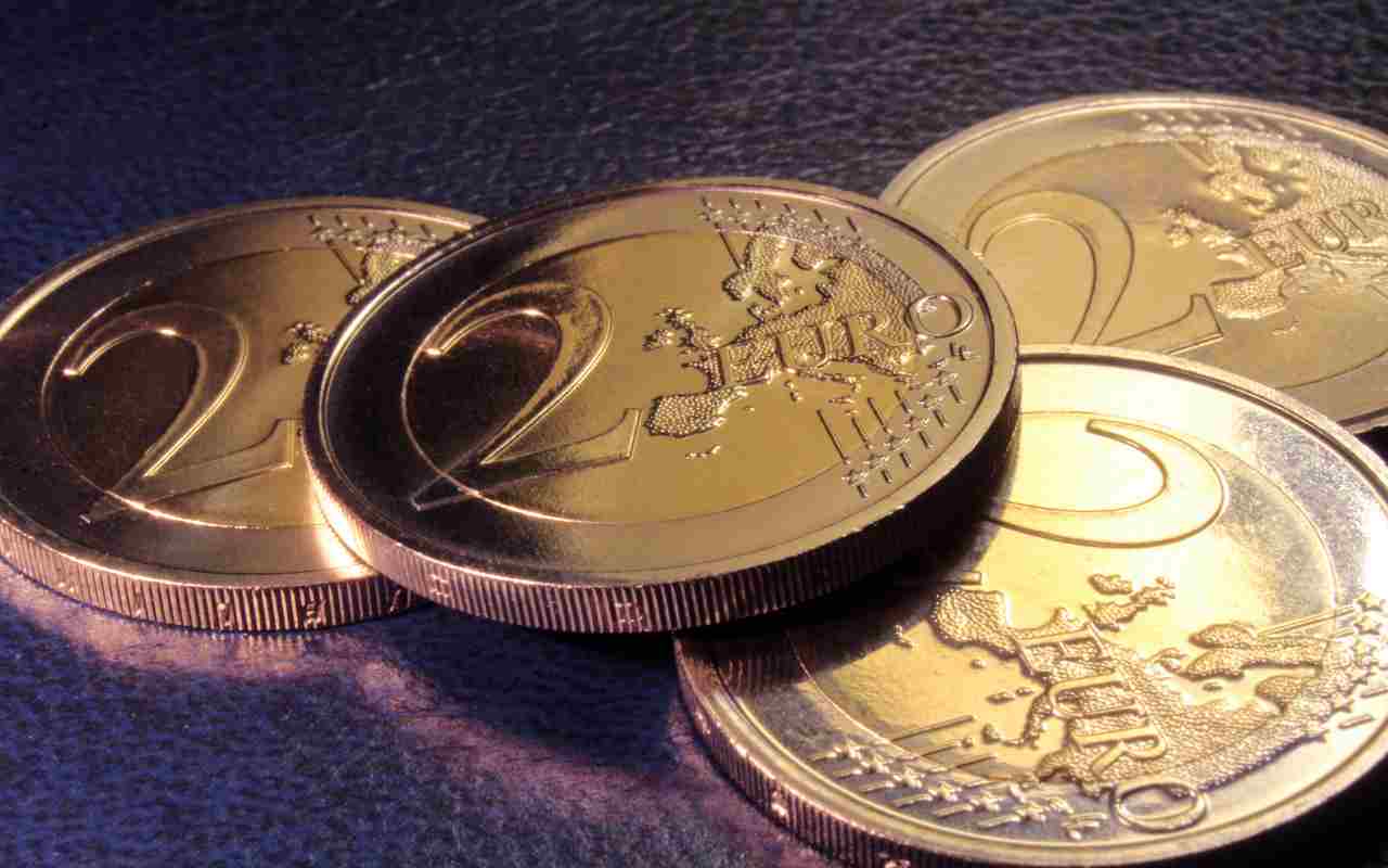 Jokaisella Suomalaisella Koululaisella On 2 Euron Kolikko, Joka Myydään Nyt Koko Omaisuuden Hinnalla.